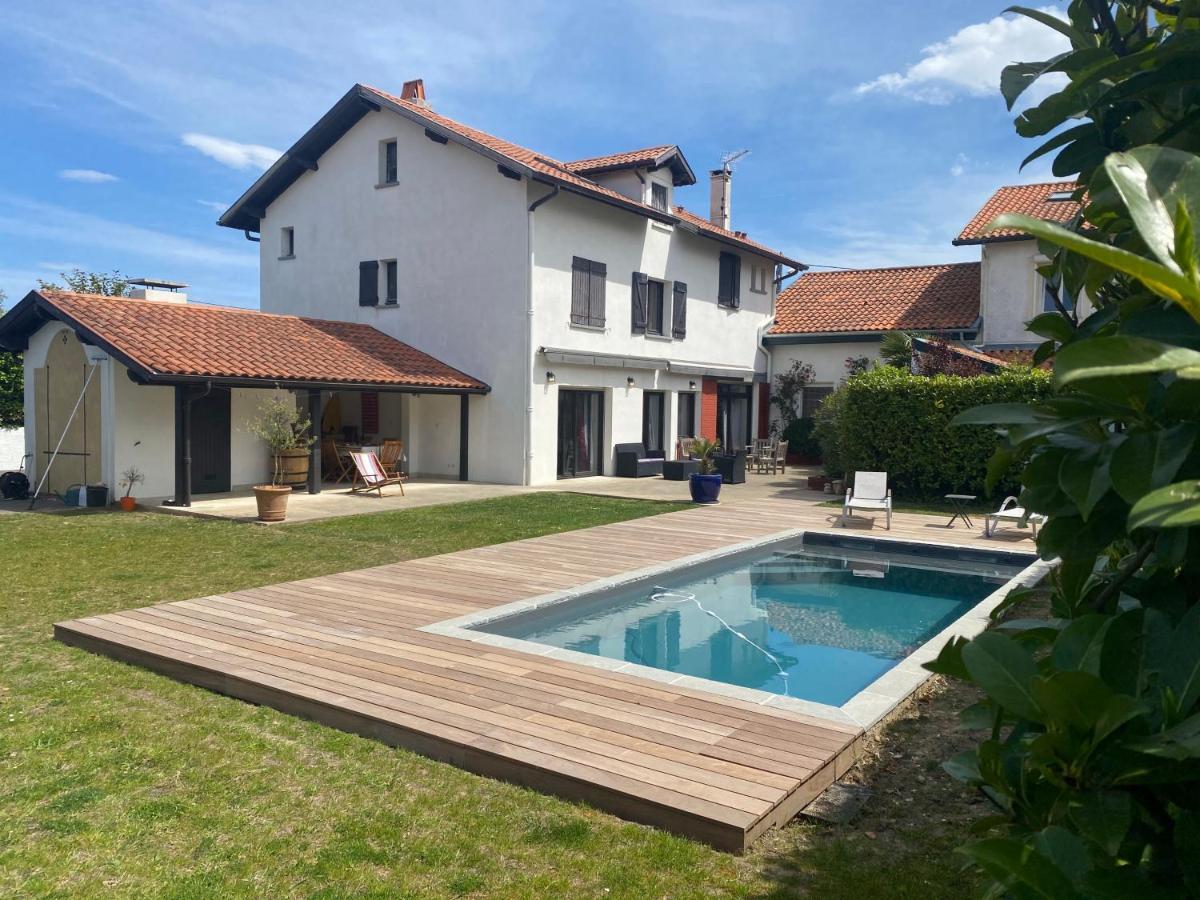 Hiru Alabak - Maison A Biarritz, Piscine, Jardin, 8 Personnes Pousada